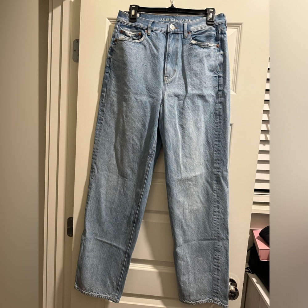 American Eagle Straight Leg Jean